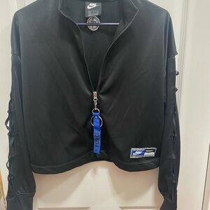 Nike Black Cropped Bomber Jacket with Sporty Style